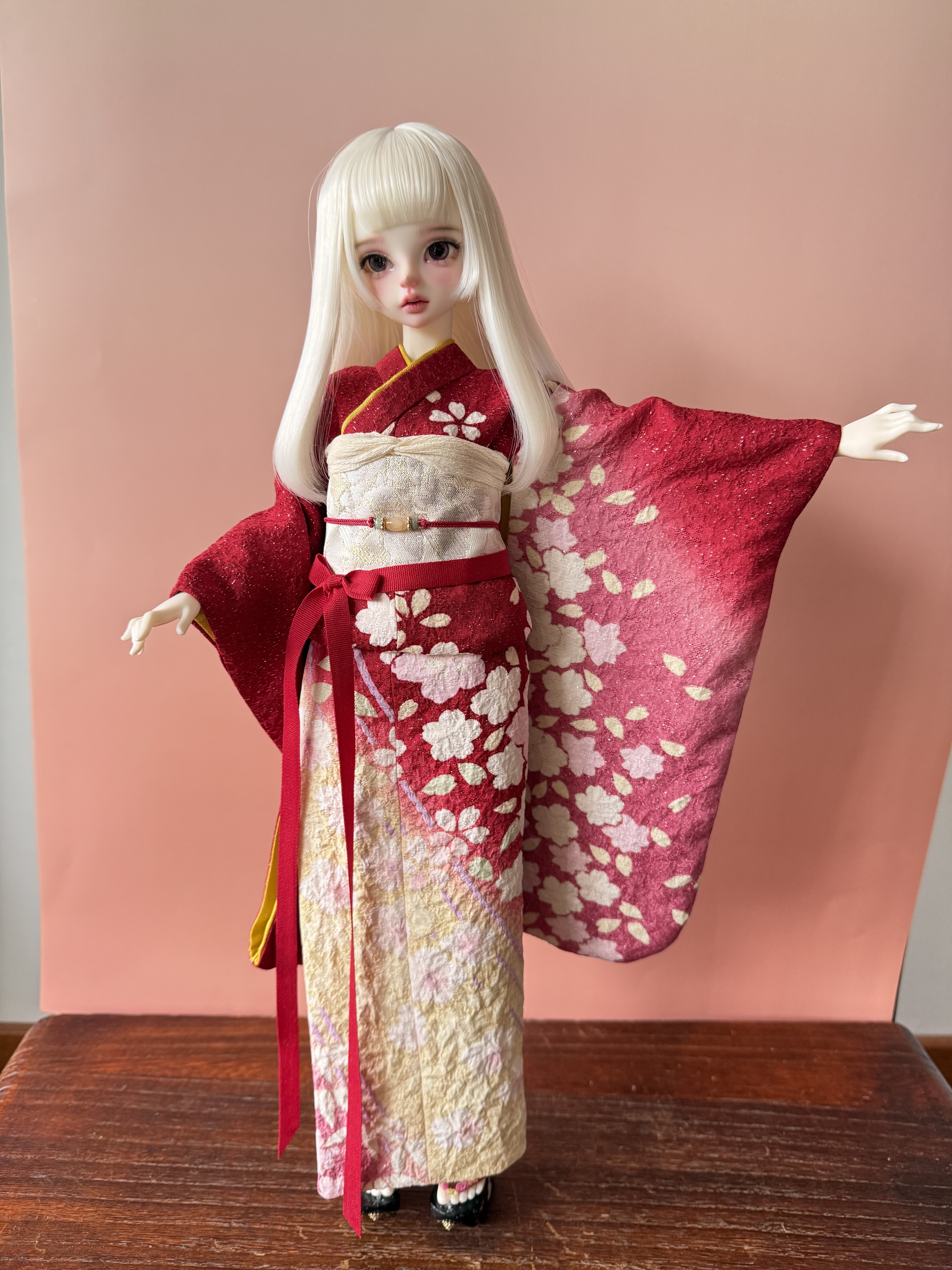 【现货掉落】bjd正绢和服/大四分尺寸 红色蓬织樱花银通～
