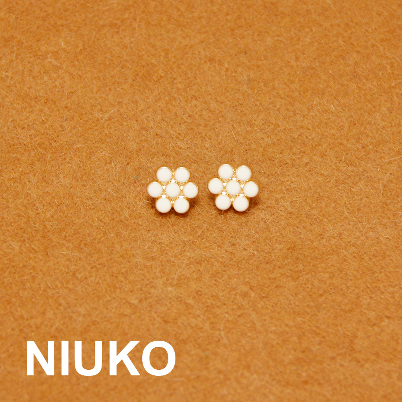 白色衬衫衬衣开衫服装辅料小花朵