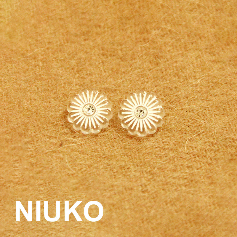 NIUKO服饰辅料半透明白花朵扣子钮扣简约小雏菊纽扣子DIY衬衫针织