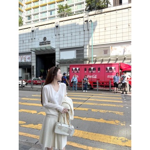 熊猫京京 超细腻领口100全羊毛V领毛衣 淡人毛衫