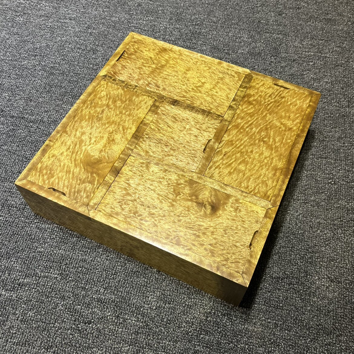 黄金樟万字盒金丝楠收纳盒礼盒首饰盒复古创意机关盒龙胆纹定制