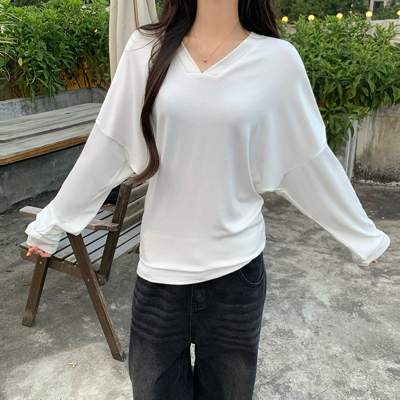 白色宽松显瘦中长款V领长袖T恤女春秋季新款纯色简约打底气质上衣