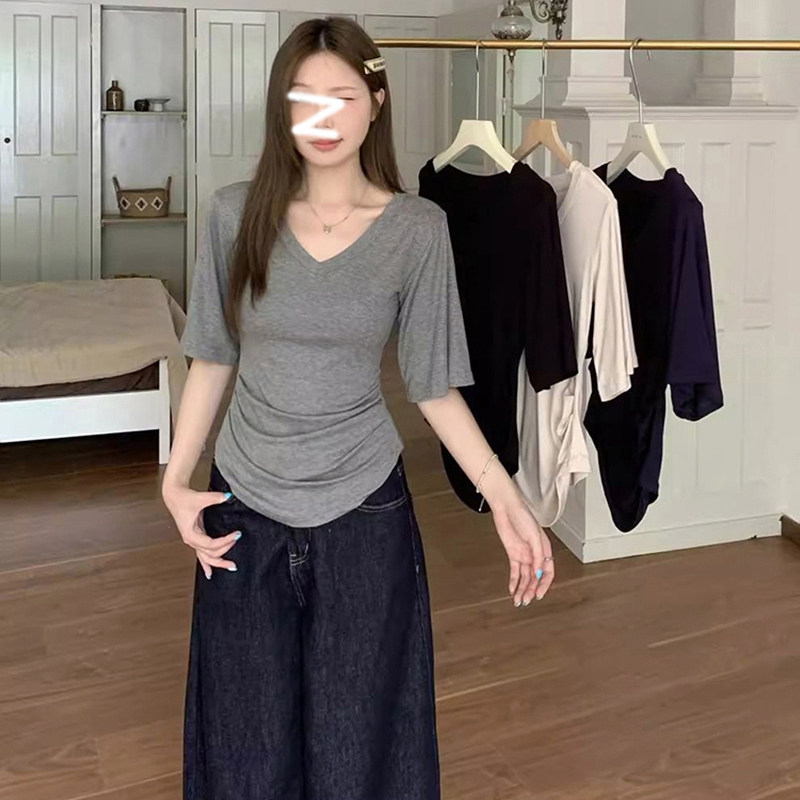 黑色V领中袖T恤女夏季新款设计感小众收腰显瘦弧形下摆气质上衣