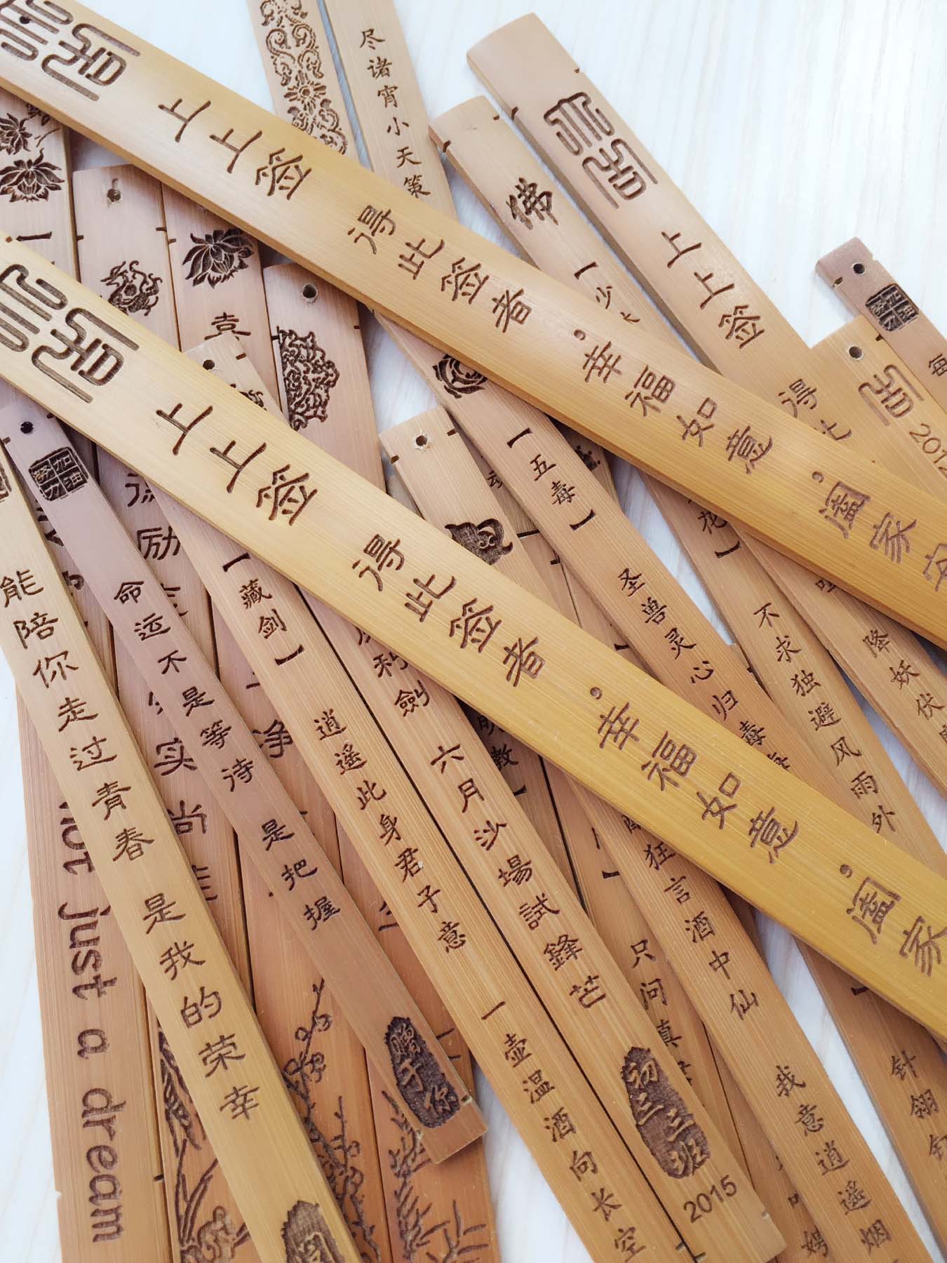 楼市开盘，楼盘庆典，周年庆，学生奖励，同学集会，学校校徽，毕业留念，公司标志奖品定制。