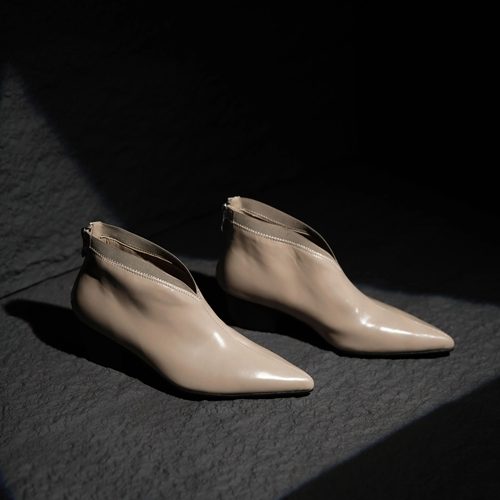 头层牛皮低筒粗跟时装马丁靴原创