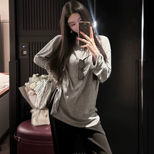 现货李明萱同款2025春季新品宽松简约慵懒风三色长袖T恤休闲上衣