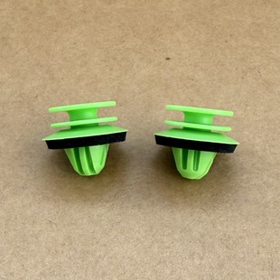 适配奔驰C级CLS级C300D汽车后备箱行李箱后尾门板装饰板固定卡扣