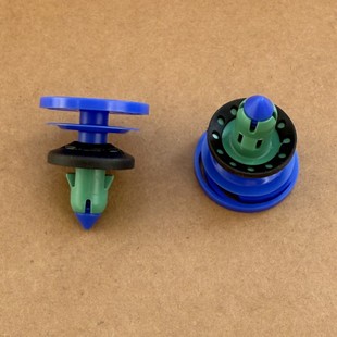 适用于玛莎拉蒂总裁吉博力莱万特车门饰板卡扣固定销卡子门板卡扣