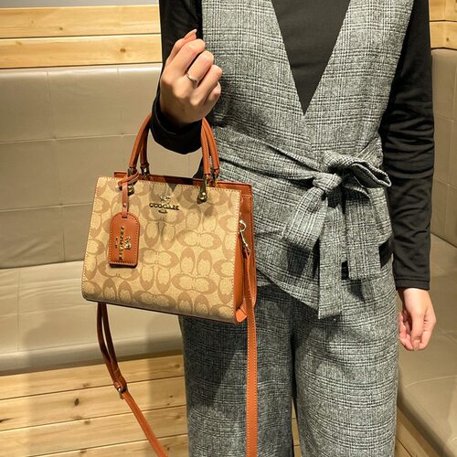 香港专柜正品女通勤手提包2026