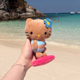 日本kitty50周年夏威夷黑皮冲浪泳衣美人鱼KT猫挂件毛绒公仔挂饰