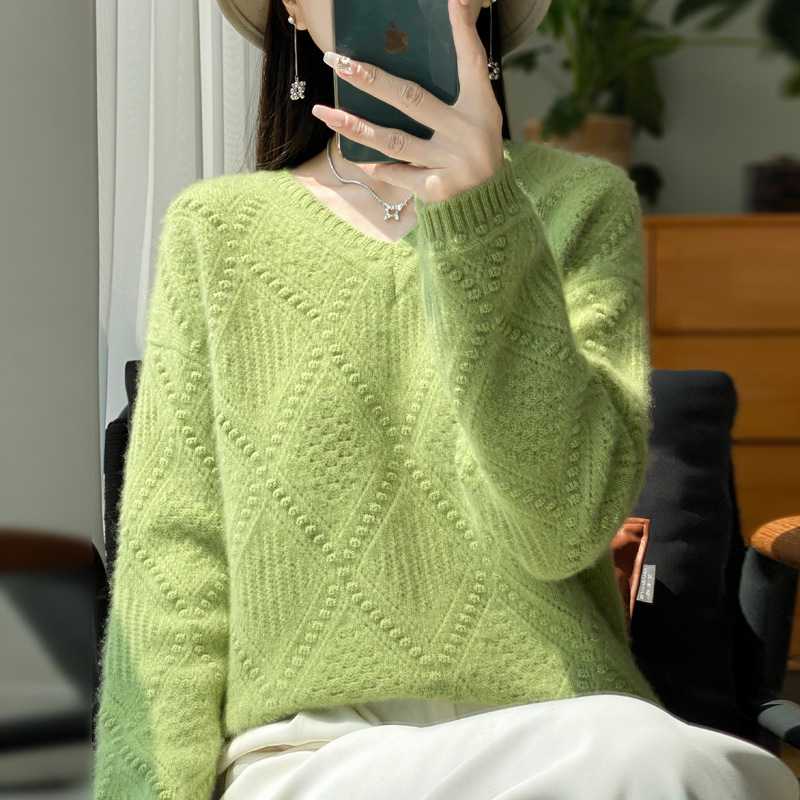 秋冬新款菱形提花针织羊毛衫女V领宽松套头毛衣慵懒镂空长袖上衣