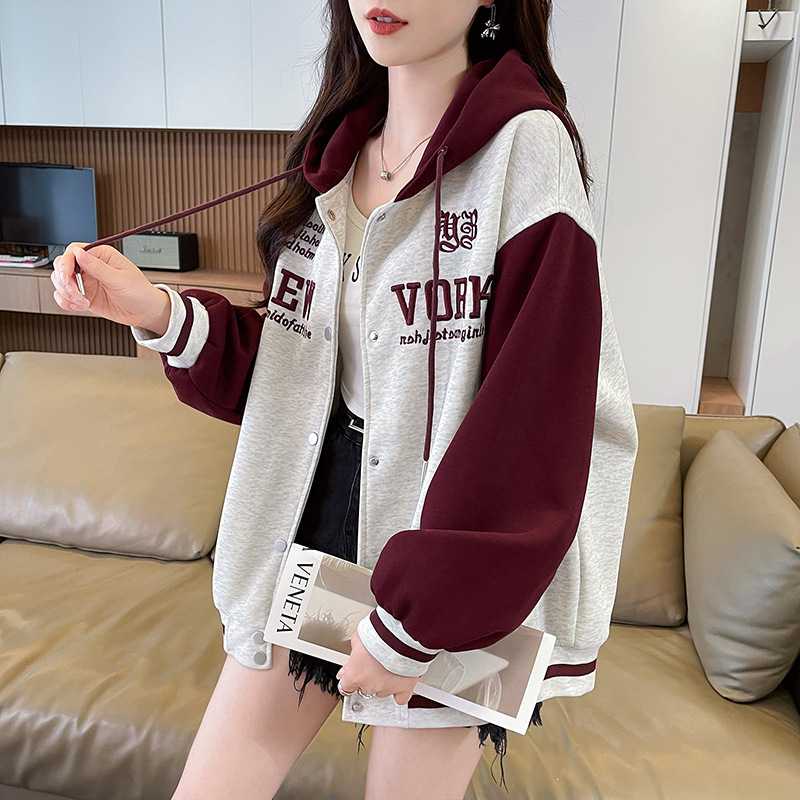 拼色刺绣棒球服外套女2026新款春秋季宽松大码小个子夹克撞色卫衣