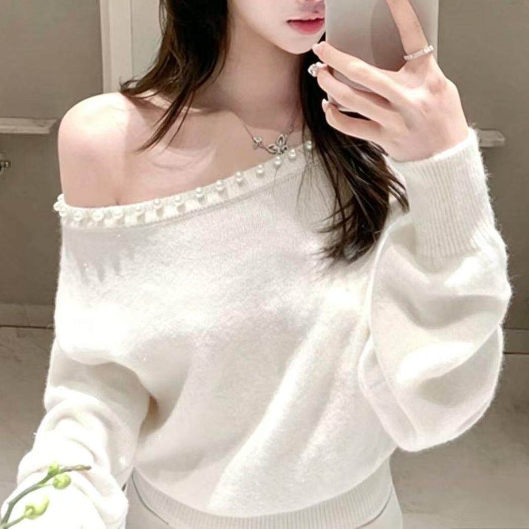 纯色珍珠领斜肩针织衫女秋冬季纯欲风设计感超好看露肩打底衫上衣