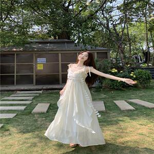 度假风花朵设计感吊带连衣裙女2025夏季新款收腰显瘦很仙的长裙子