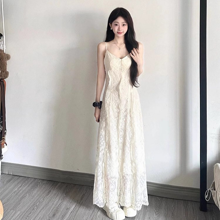法式蕾丝吊带连衣裙子女装2026新款夏季小个子温柔收腰气质仙女裙