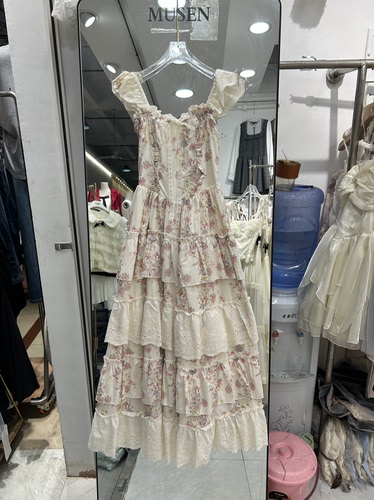小飞袖粉色碎花吊带连衣裙女夏日绝美温柔风公主蛋糕裙初恋长裙子