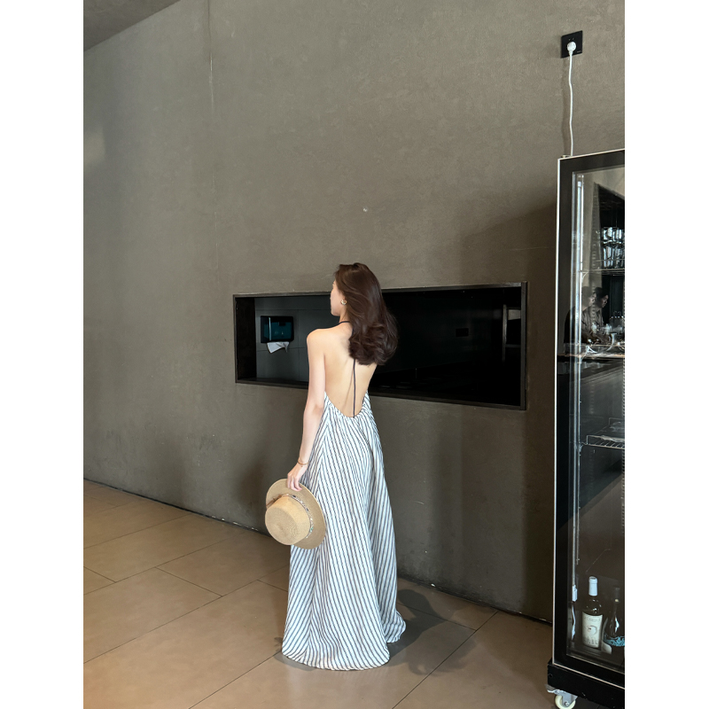 饭饭FANN 远方来信 亚麻挂脖露背连衣裙女夏季气质度假风条纹长裙