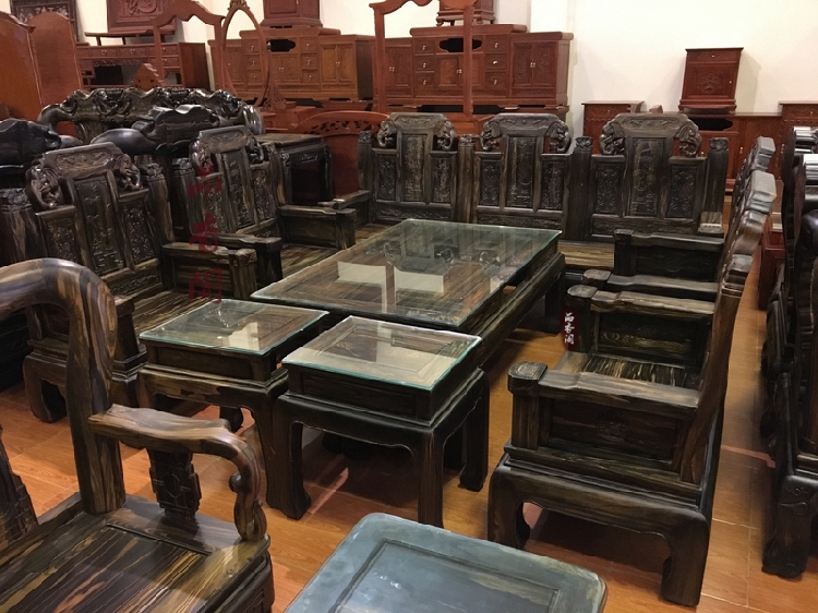 特价正品，物美价廉。 实体店铺在东兴已有2000平方米的展厅， 有工厂，亲可以直接来店来厂参观 来图来料制作 诚信店铺专注红木家具十年