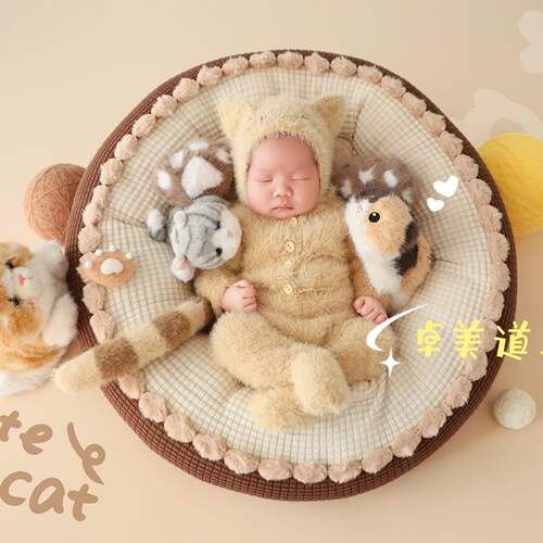卡通猫咪新生儿连体衣拍照服