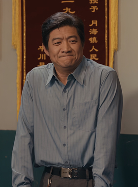 小城大事解春来陈明昊同款早秋条纹衬衫男设计感轻熟时尚显瘦衬衣