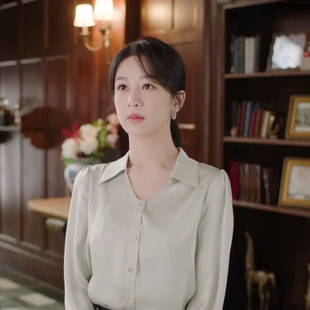 麦承欢记杨紫同款缎面衬衫女设计感小众春秋新款v领内搭职业衬衣