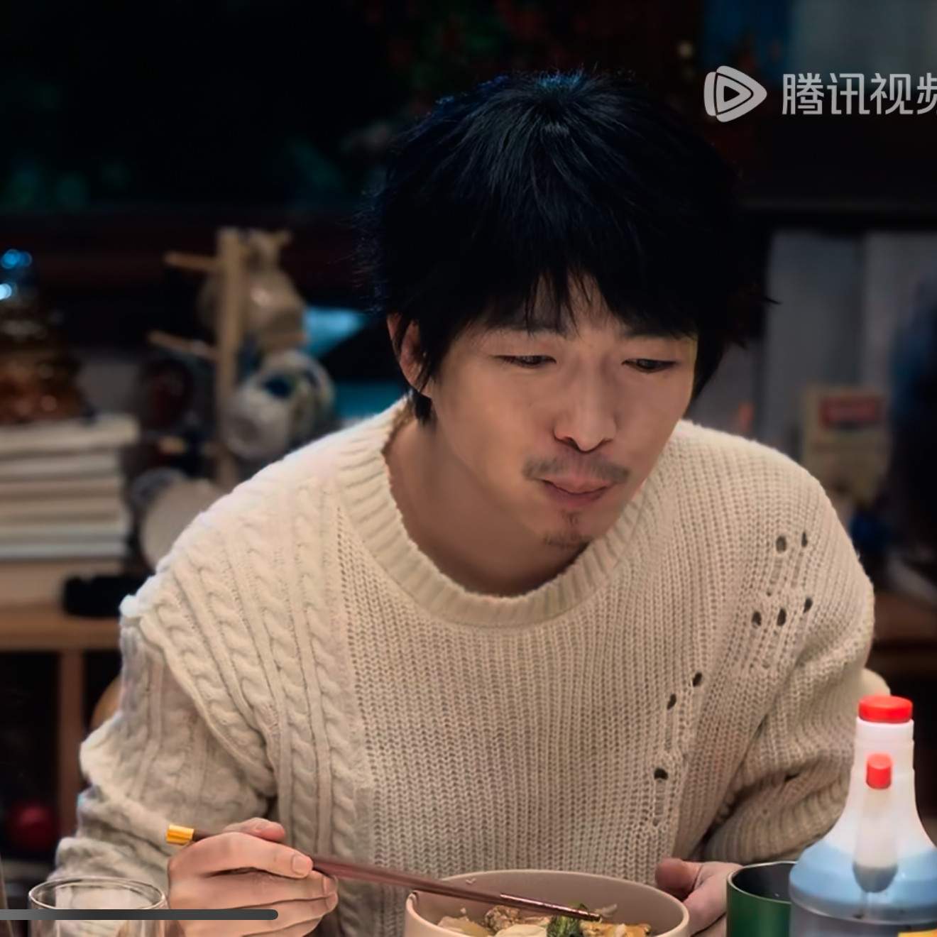 好东西小马章宇同款破洞针织衫麻花编织散口提花慵懒风圆领毛衣男