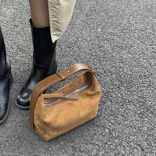 麂皮磨砂手提包包大容量斜挎包女通勤高级感韩国小众饺子包腋下包