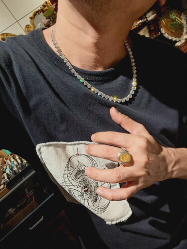 金矿之王 手工捶打 品牌珠宝 镶嵌黄金 925纯银戒指一枚 港码23号
