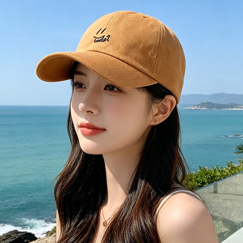 韩版笑脸字母刺绣弯檐棒球帽女春夏季户外休闲出游百搭鸭舌帽男潮