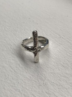 韩系博主同款十字戒指 小众复古做旧锤纹工艺冷淡风个性潮酷戒指
