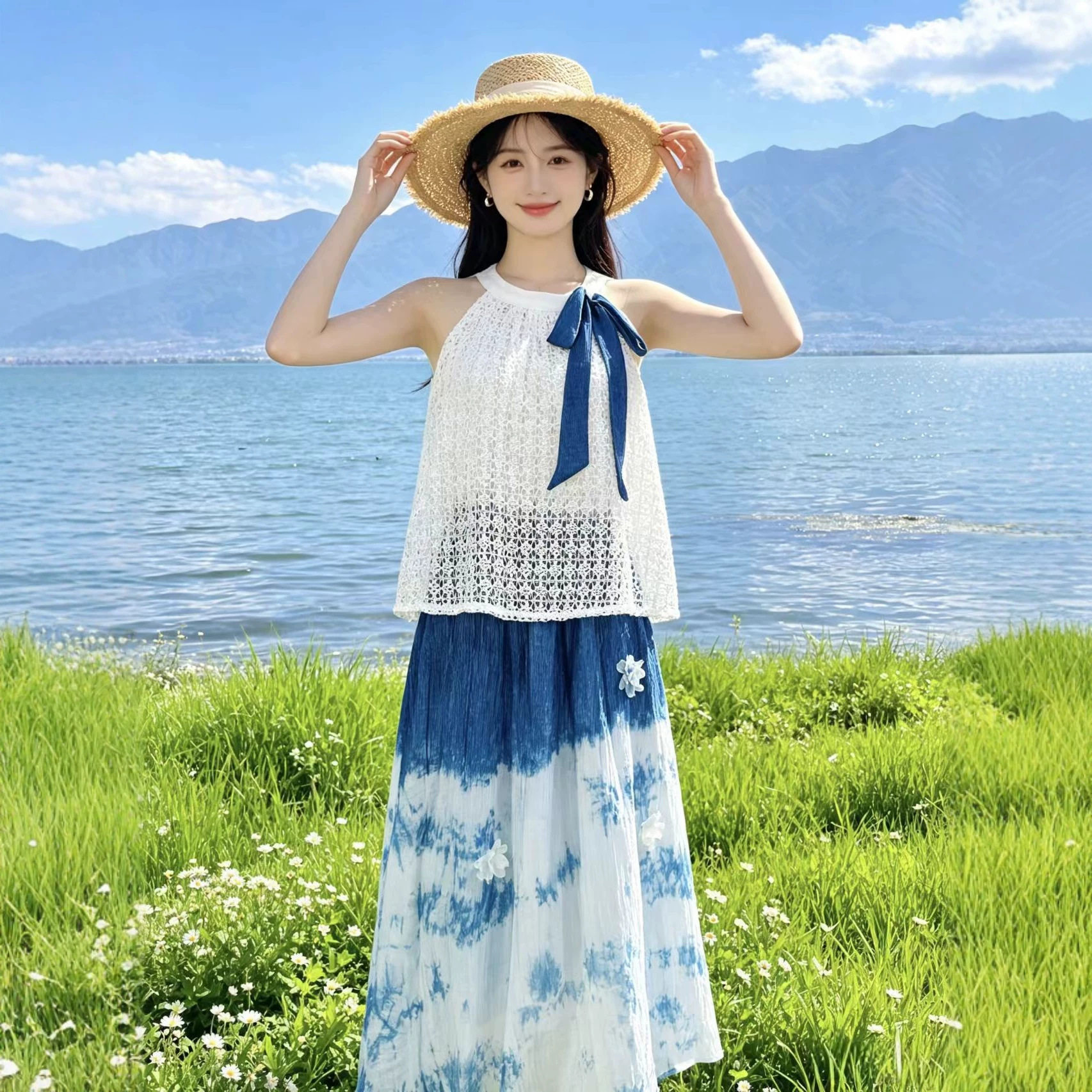 云南蓝白扎染挂脖连衣裙镂空蕾丝假两件海边度假裙中长款连衣裙