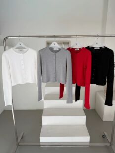 韩国东大门2026春季新品oatmeal时尚百搭圆领单排扣针织开衫女