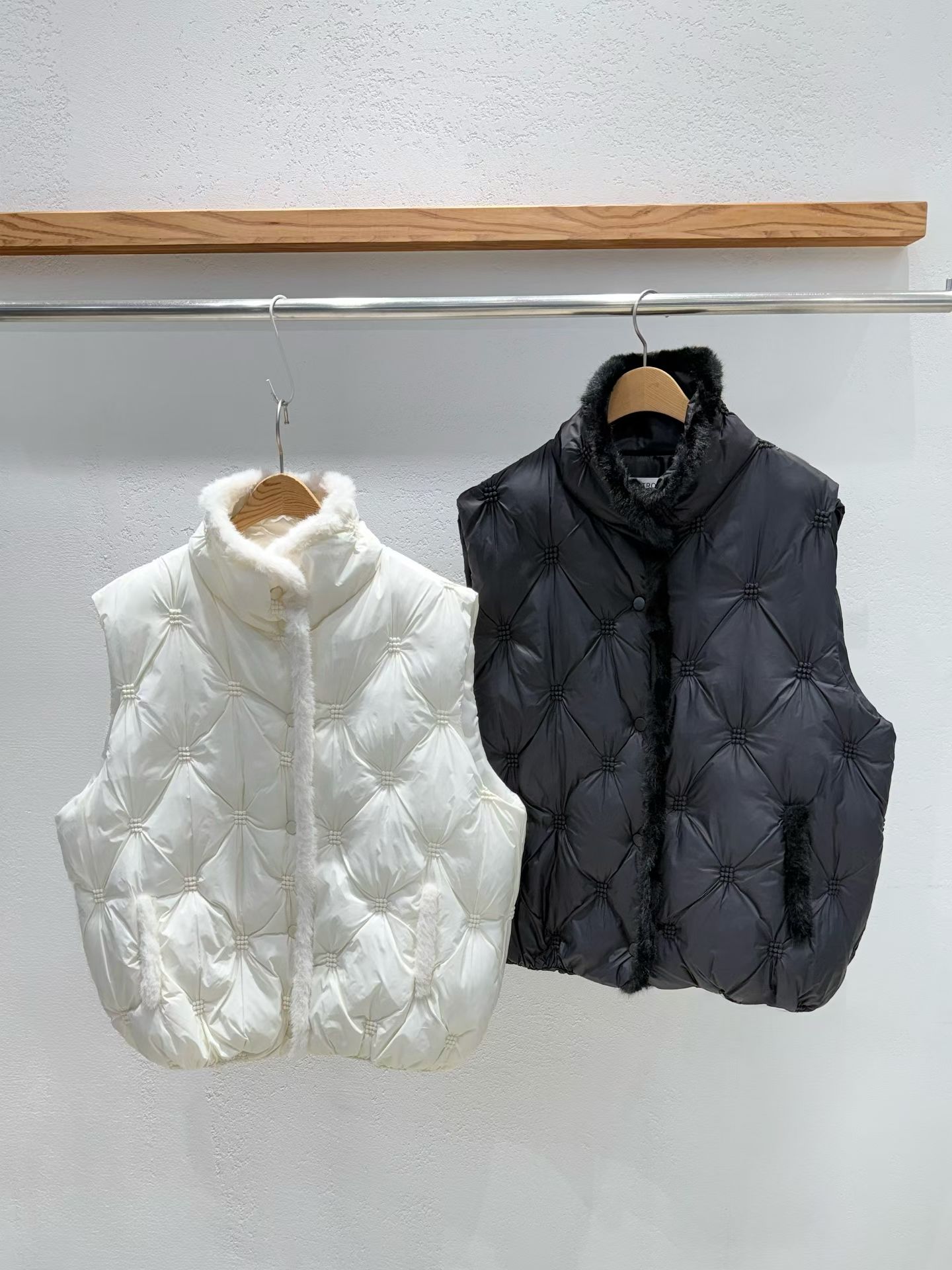 韩国东大门2025冬新款INTRO时尚百搭立领马甲背心女外穿