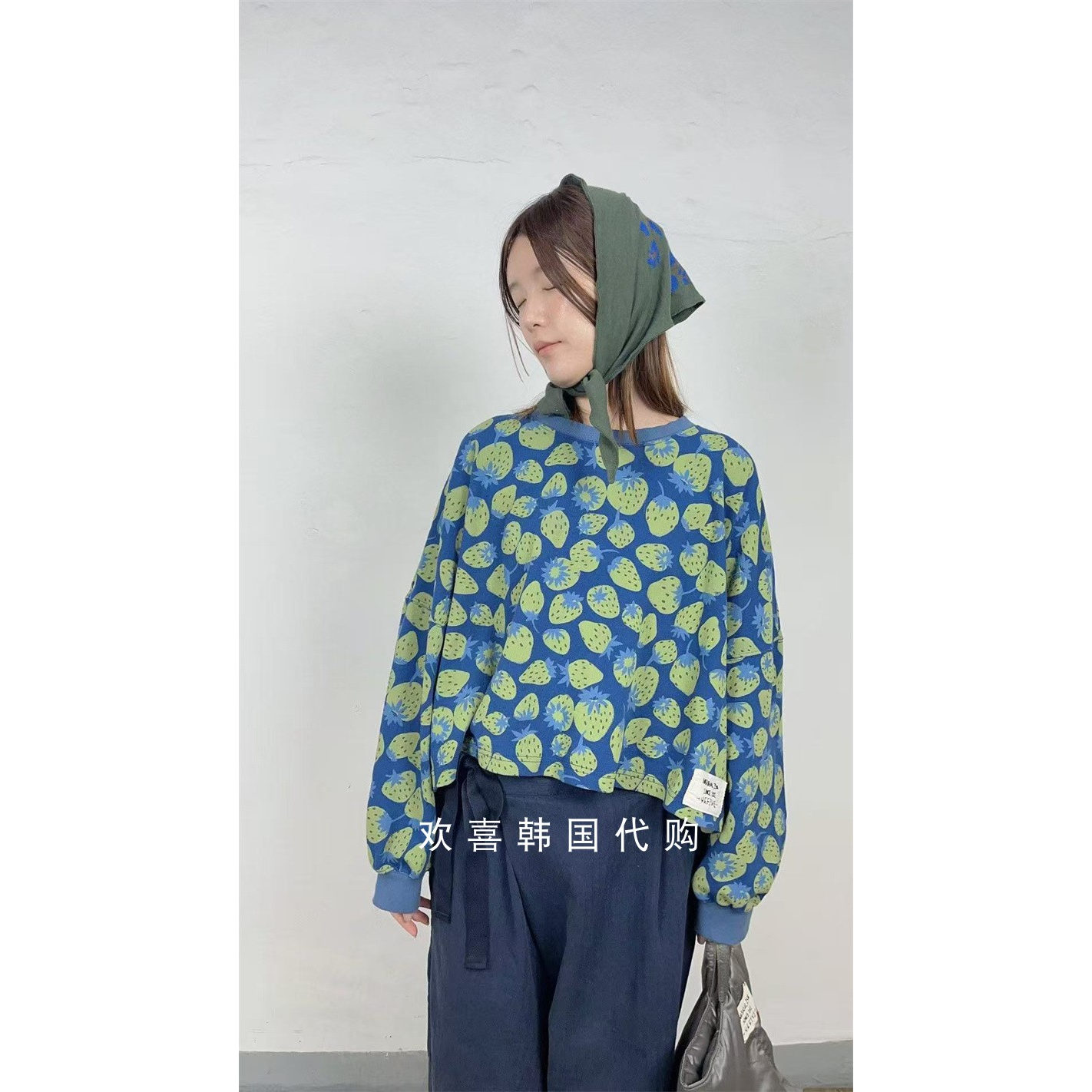 韩国东大门2025秋季新品4N5时尚百搭创意草莓印花宽松长袖上衣