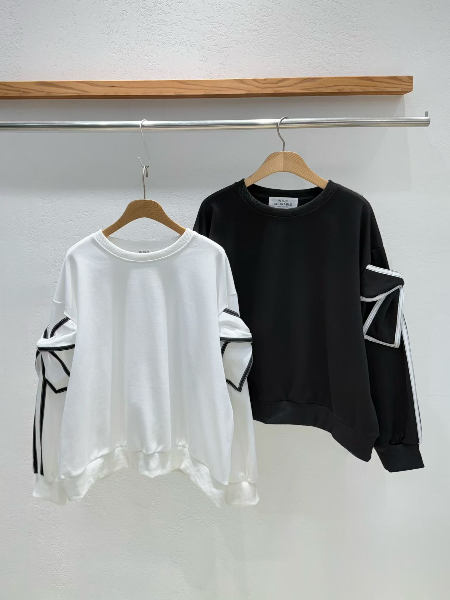 韩国东大门2025冬季新款INTRO时尚百搭圆领长袖卫衣女