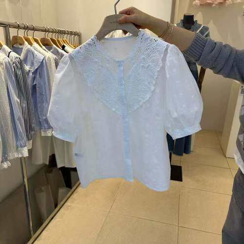 东大门泡泡袖刺绣蕾丝衬衫