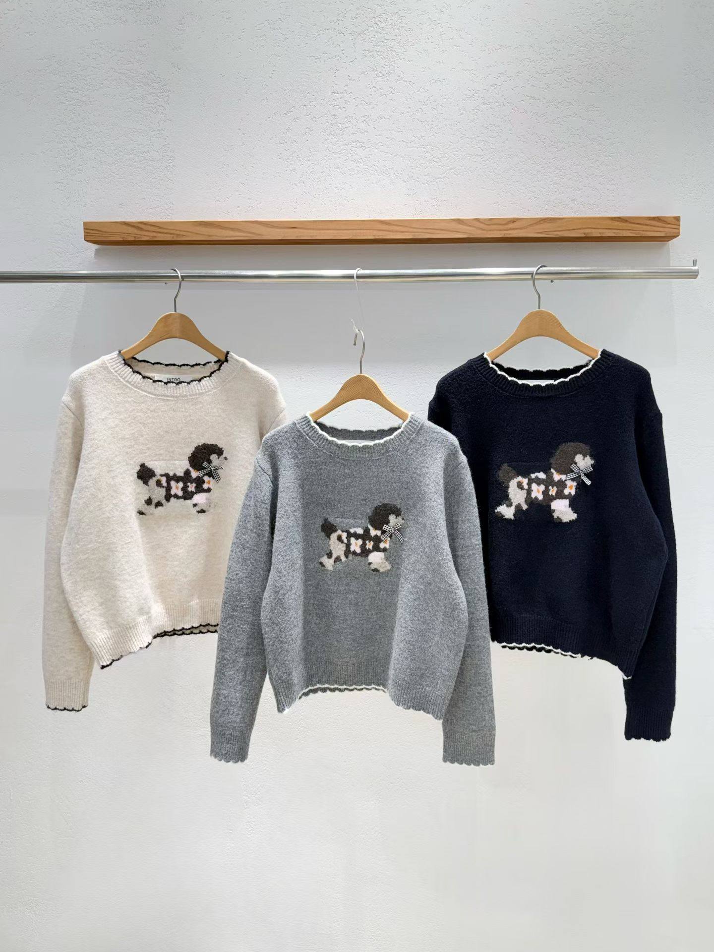 韩国东大门2026春季新品INTRO时尚百搭卡通小狗圆领毛衣