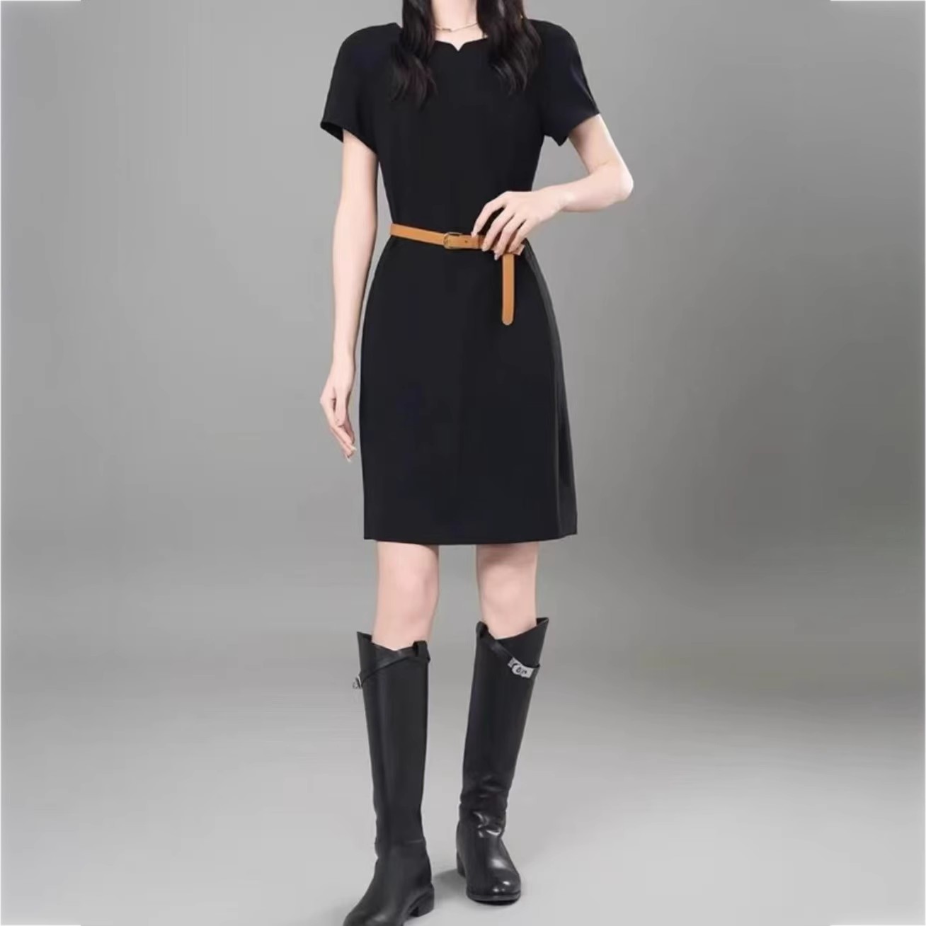 阿玛施同款商场同款2025夏季新款赫本风小黑裙短袖连衣裙550007