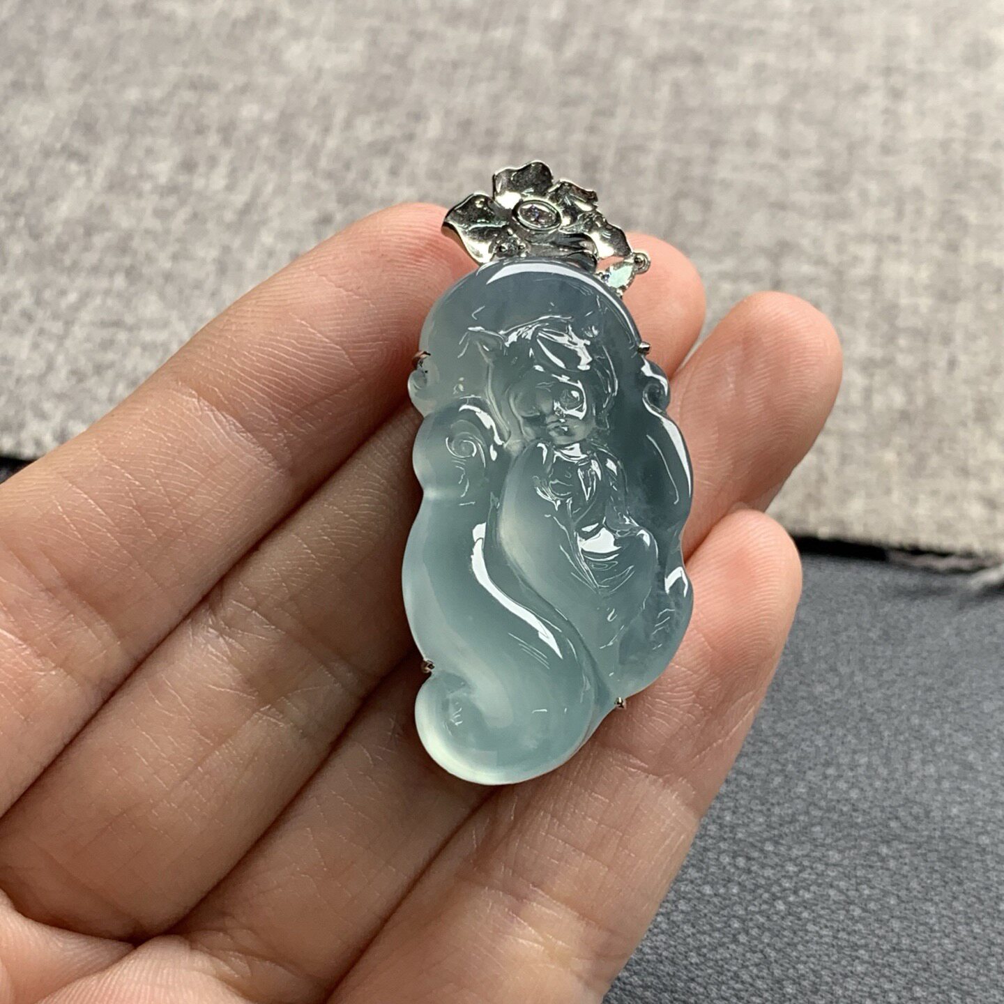 天然A货缅甸翡翠 九尾狐吊坠 整体42.7-19.2-11.4裸石35.4-19.2-8