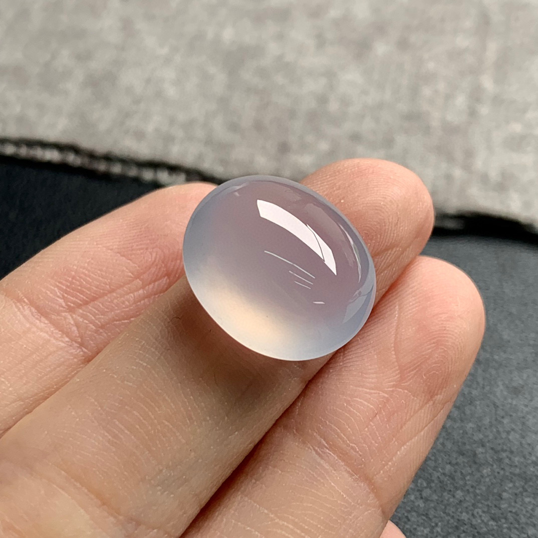 天然A货缅甸翡翠 蛋面 尺寸 : 16.5-13.9-7.7