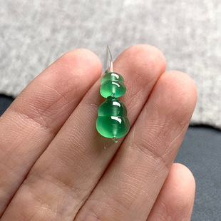 9.5 7.8 4.5 天然A货缅甸翡翠 尺寸 6.1 3.4 葫芦一对