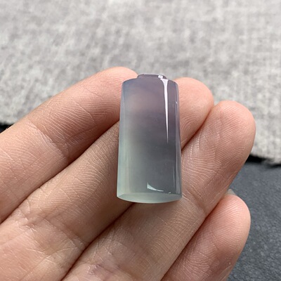 天然A货缅甸翡翠 无事柱 尺寸 : 23.4-11.9-6.5