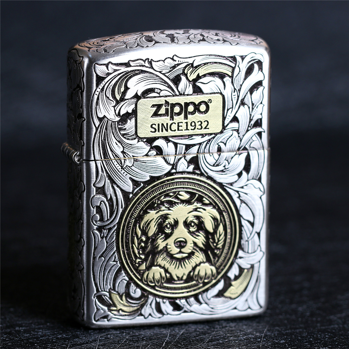 zippo芝宝煤油防风打火机 错金银五面雕刻盔甲机唐草生肖狗限量版