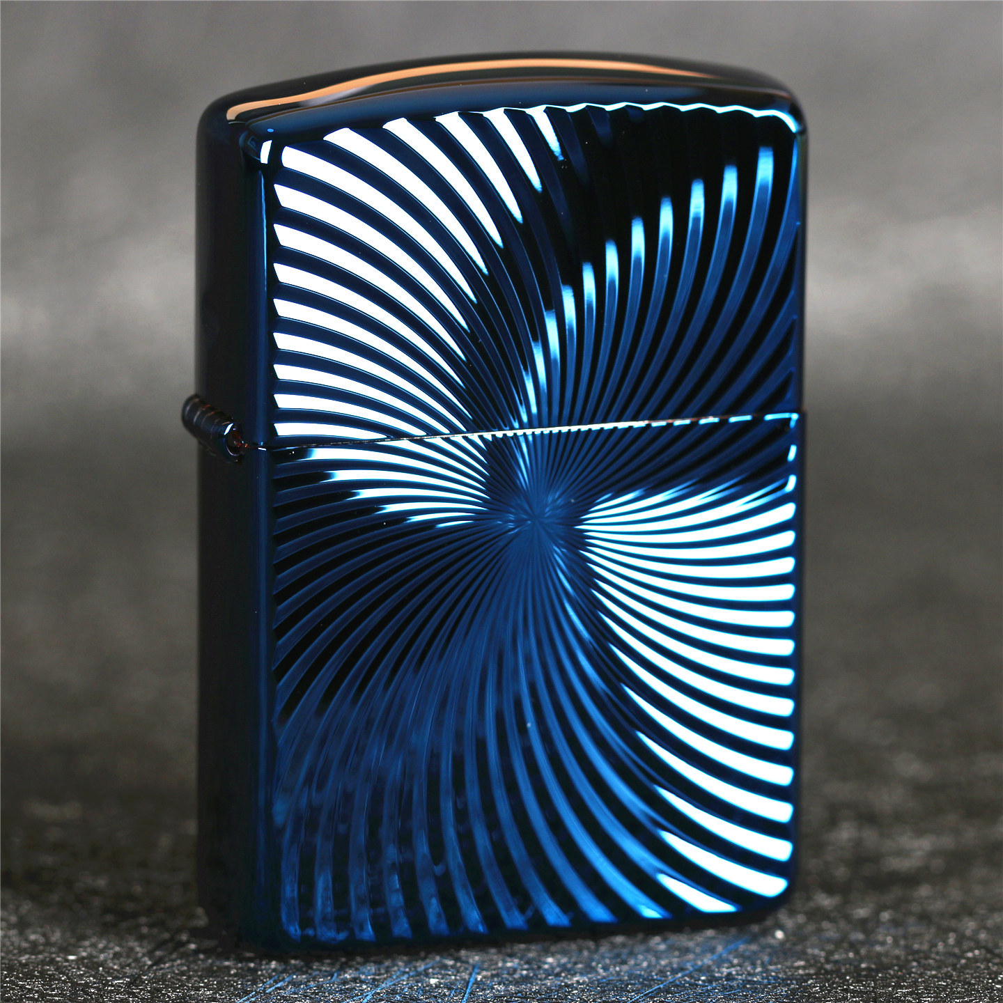 zippo芝宝煤油防风打火机 日版原装盔甲机双面雕刻镀钛蓝钛旋涡纹