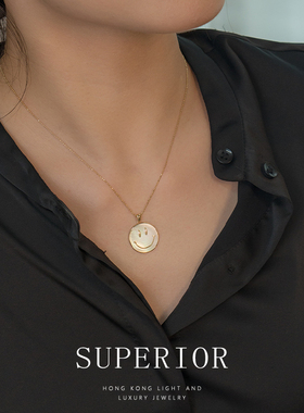 superior珠宝 18k金项链女新款白贝母笑脸圆形吊坠个性百搭锁骨链