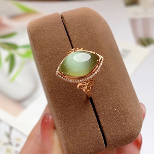 18k金镶嵌和田玉碧玉猫眼戒指女士精美戒指玉石戒指金镶玉戒指