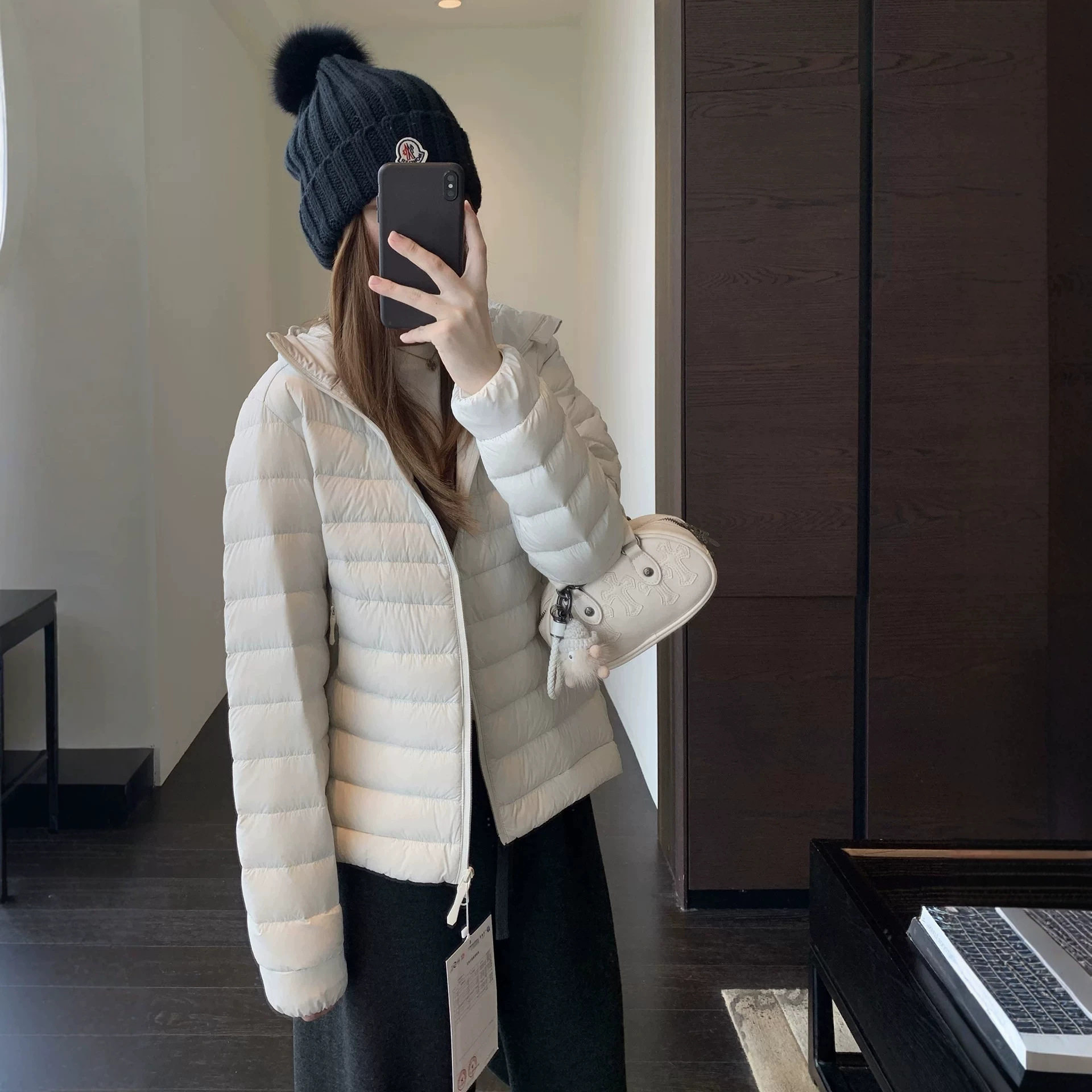 轻薄短款连帽显瘦90白鸭绒羽绒服