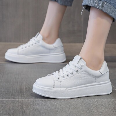 头层牛皮小白鞋2025春秋新款真皮显脚小脚宽胖软皮大码女鞋41到43
