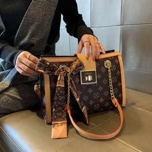 女士包包2025春季 印花链条单肩包百搭大容量手提斜挎包潮 新款 时尚