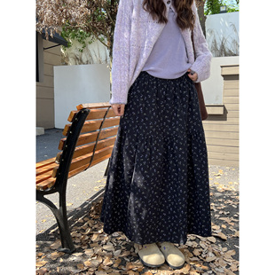 吴宝珠 韩系少女复古紫色碎花半身裙女秋冬大裙摆高腰中长裙长裙